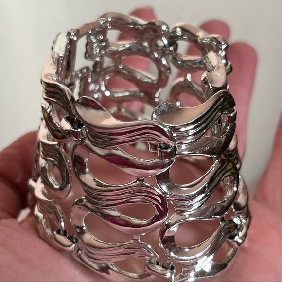 Vintage 60 70 MCM MOD Heavy Silver Wide Mobwife Bracelet - Picture 9 of 17